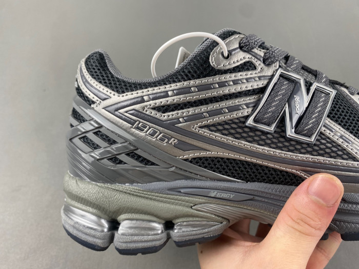 new Ba1an*e  m1906res