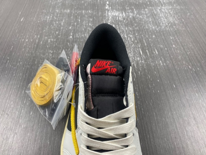 Travis Scott x Air Jordan 1 Low White/Dark Blue/Yellow