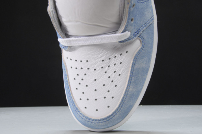 Air Jordan 1 Retro High OG Hyper Royal  555088-402