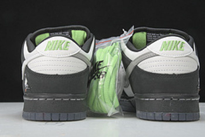 Nike SB Dunk Low Staple Panda Pigeon BV1310-013