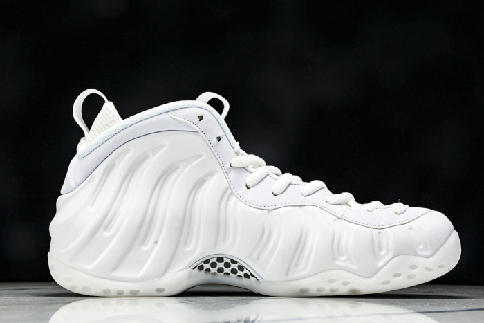 Nike Air Foamposite One “Triple White” HJ5195 100