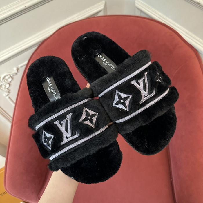 LV SLIPPERS
