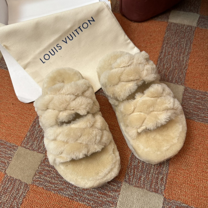 LV SLIPPERS