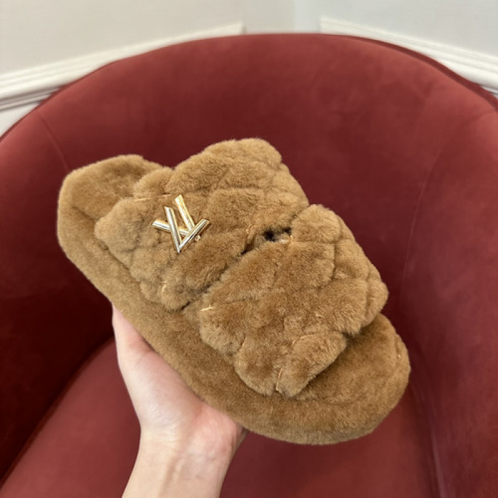 LV SLIPPERS