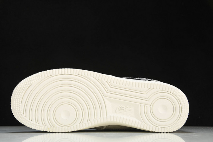 Nike Air Force 1 LV 022304