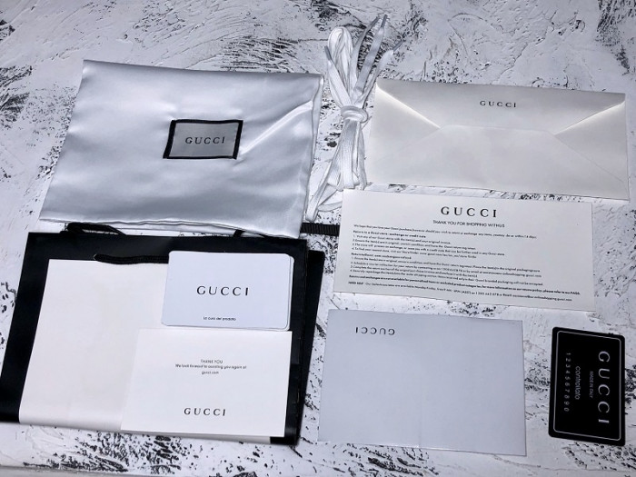 Gv*c ace embroidered low-top sneaker white with logo