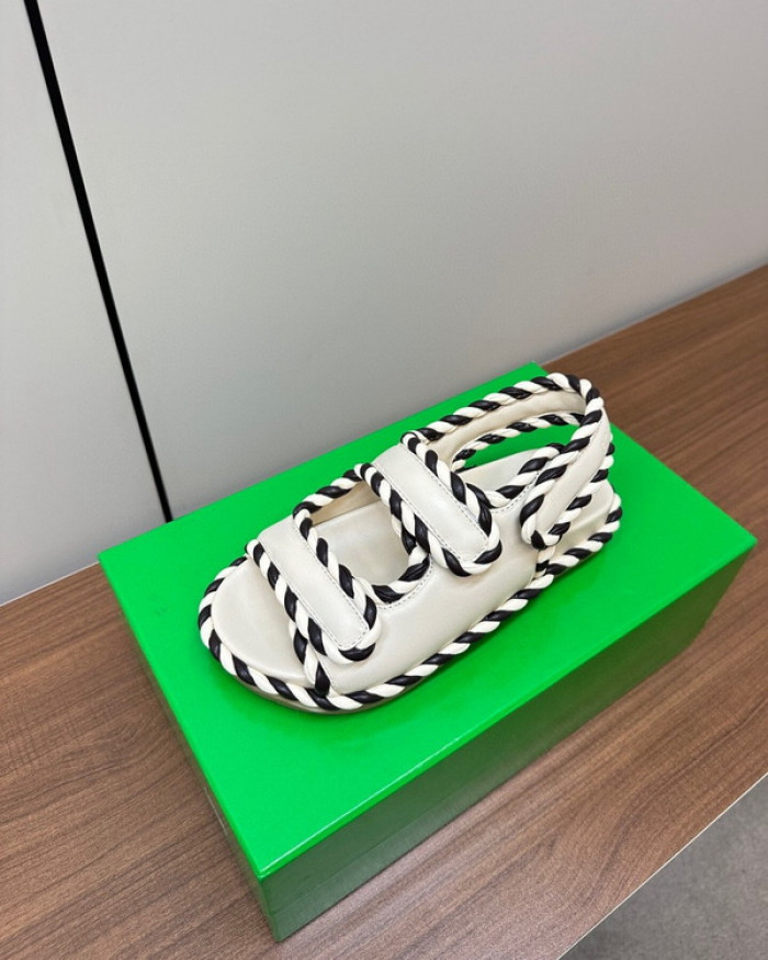 b0ttega Ven*ta  slides