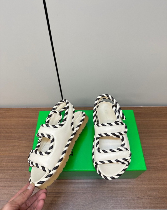 b0ttega Ven*ta  slides