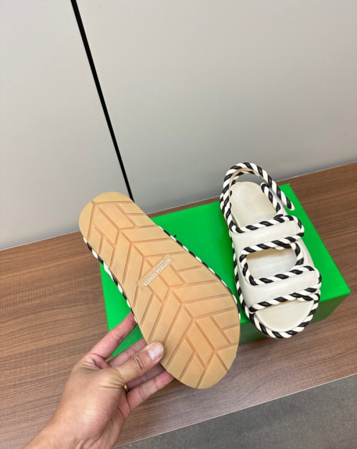 b0ttega Ven*ta  slides