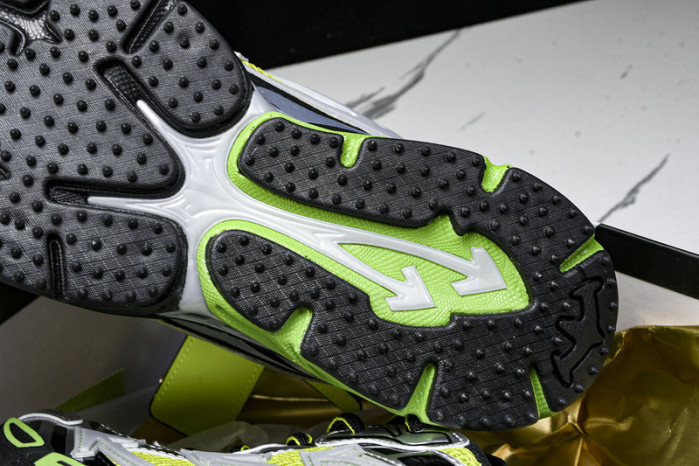 OF C/O  SNEAKER  FOR-022305