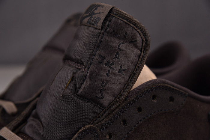 Air Jordan 1 Retro Low OG SP Travis Scott Velvet Brown DM7866-202