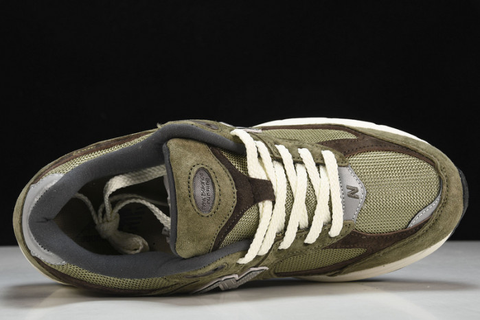 new Ba1an*e yeeshoes  m2002rhn