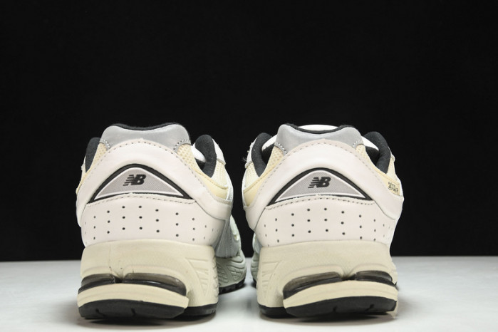 new Ba1an*e yeeshoes  ml2002rq