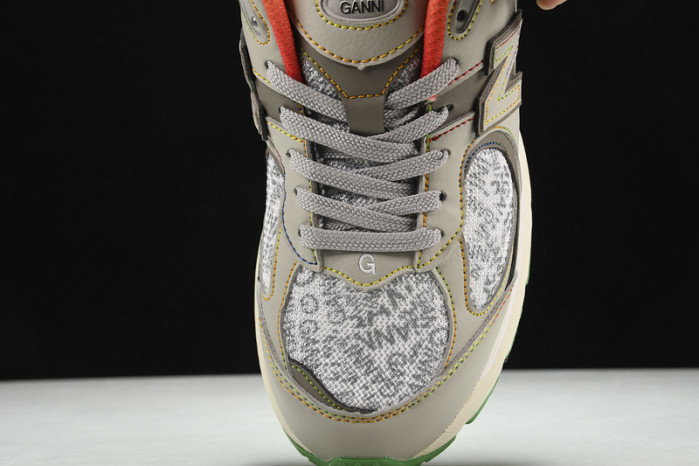 new Ba1an*e yeeshoes   ml2002rgd