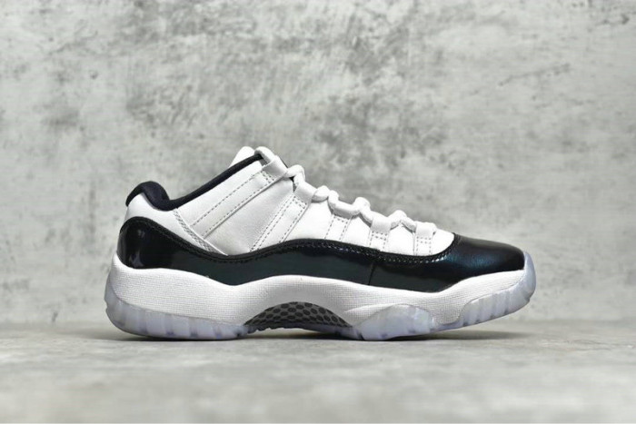 AIR Jordan 11 Retro Low 