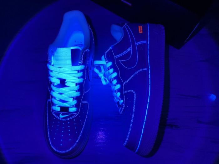Svp*me x nike air force 1 cu9225-100
