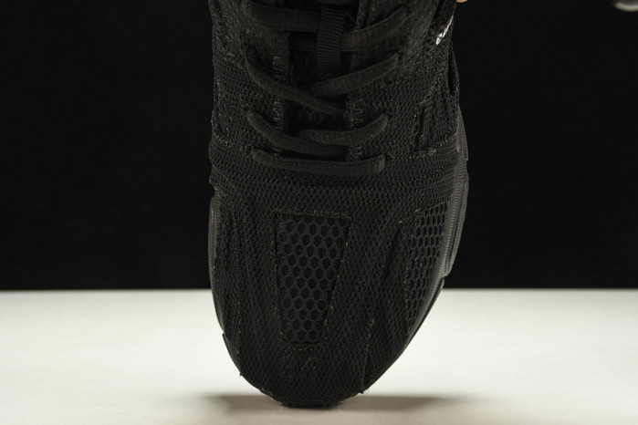 blcg   phanT0m  yeeshoes042801