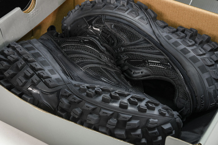 BLCG    Defender Rubber Platform Sneakers  W2RA61000