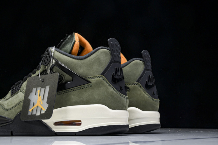 UNDEFEATED x Air Jordan 4 OG IB1519-200