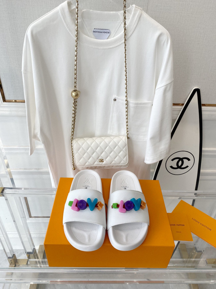 LV SLIPPERS