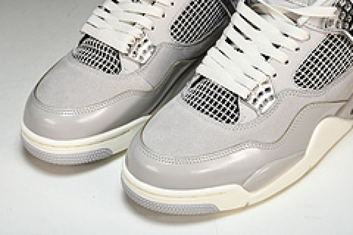 Air Jordan 4 WMNS “Frozen Moments”  AQ9129-001