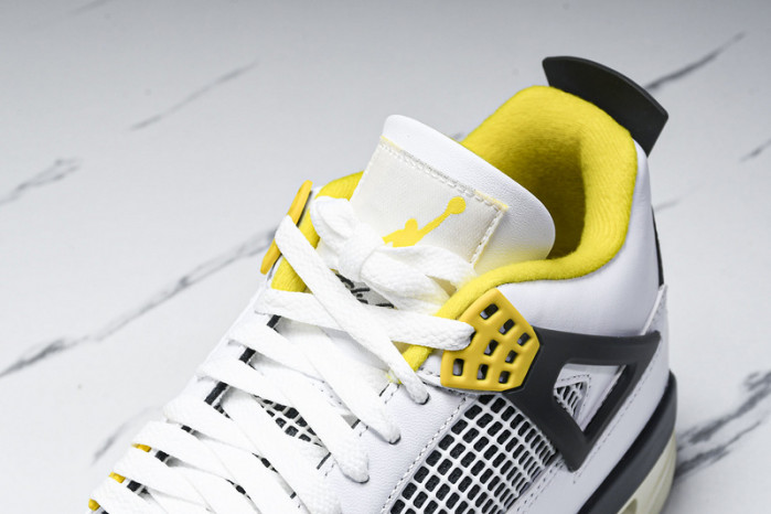 Air Jordan 4 WMNS “VividSulfur”  AQ9129-101