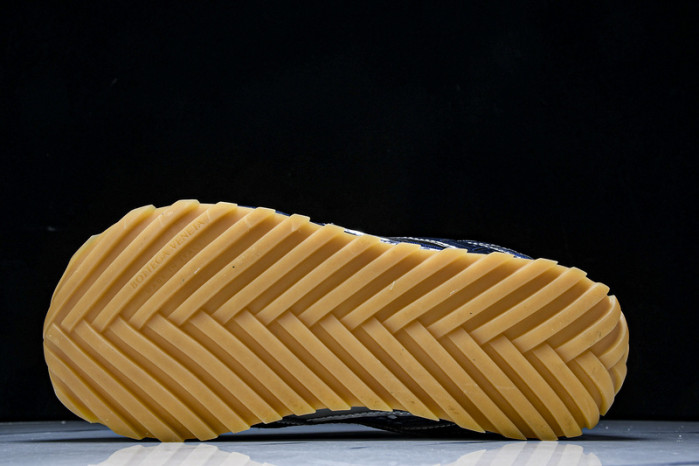 b0tt*ga Ven*ta sneaker