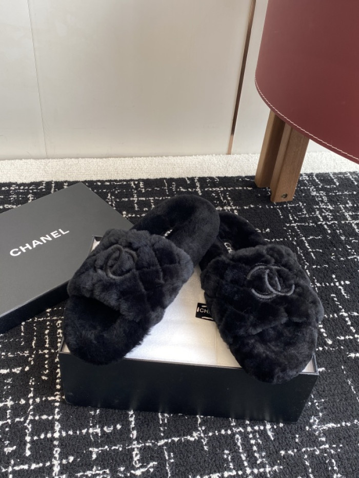 CH*NEL SLIPPERS