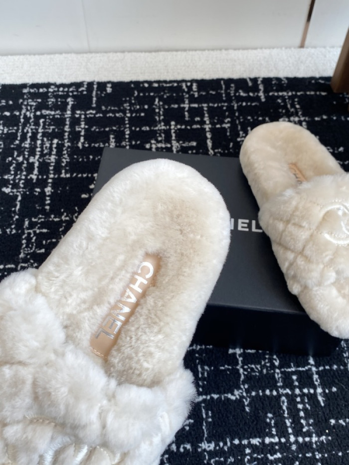 CH*NEL SLIPPERS
