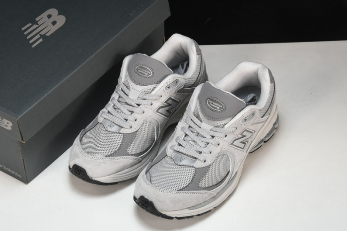 new Ba1an*e yeeshoes  ml2002ro