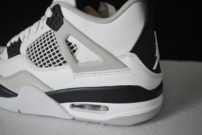 Air Jordan 4 "Military Black" DH6927-111