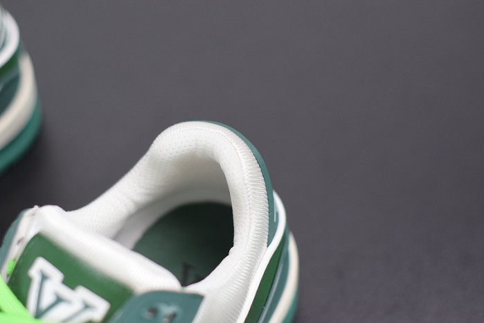 LV SNEAKER LOW YEE-001