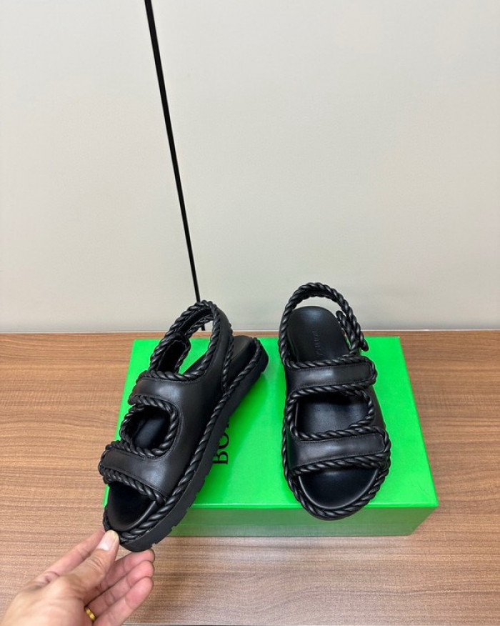 b0ttega Ven*ta  slides