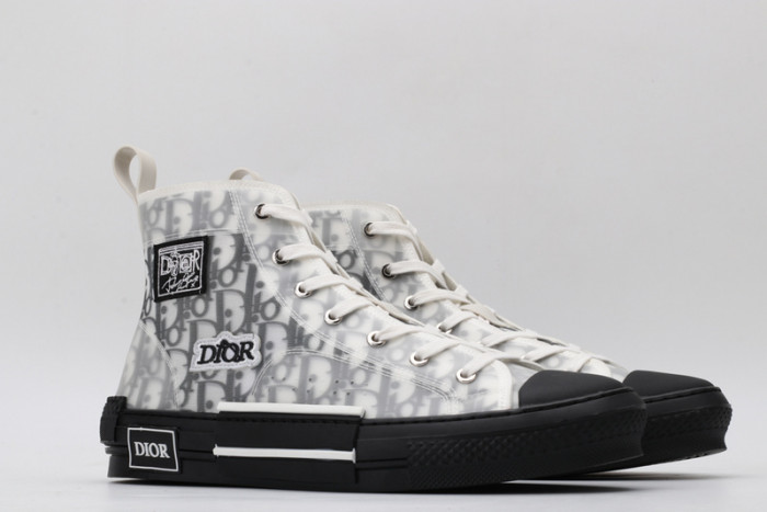 D10R B23 Oblique High Top Sneaker